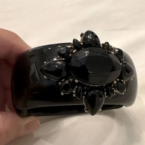 Vintage black jeweled cuff - Picture 3 of 7